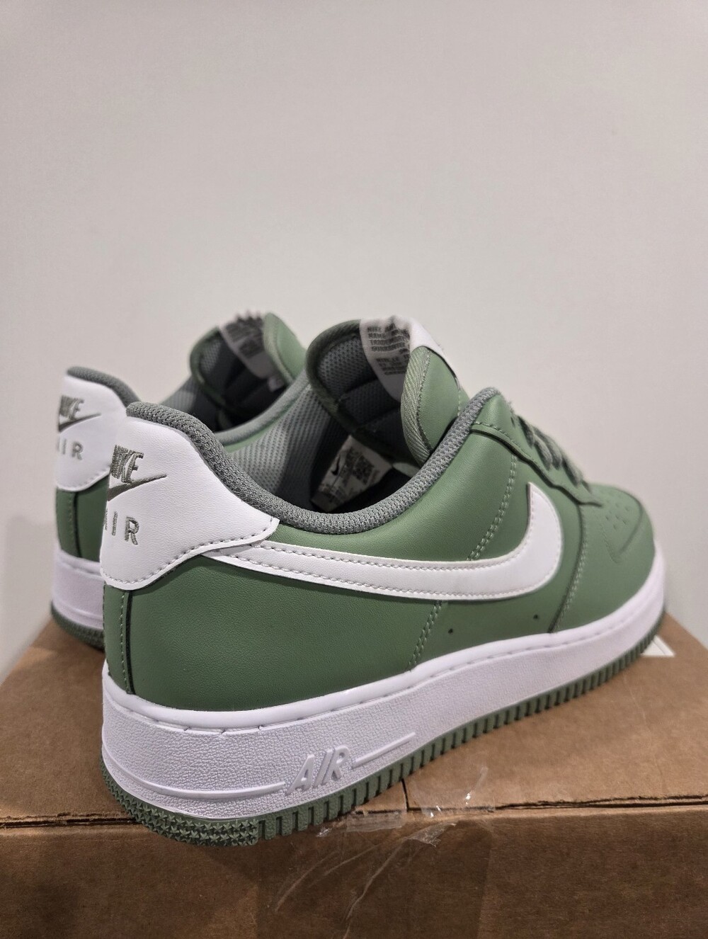 Nike Air Force 1 Low Soaks Up “Woodland Green” Men's Size 10.5 NEW